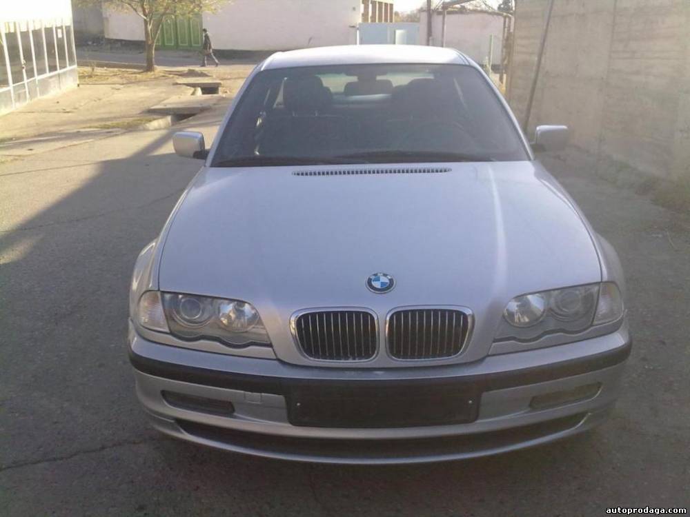 продам BMW 323i 2000 года.